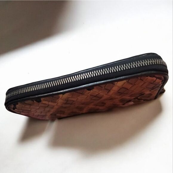 BOTTEGA VENETA Intrecciato Multicolor Leather Zip Wallet in Great ConditionW/box - Picture 8 of 15